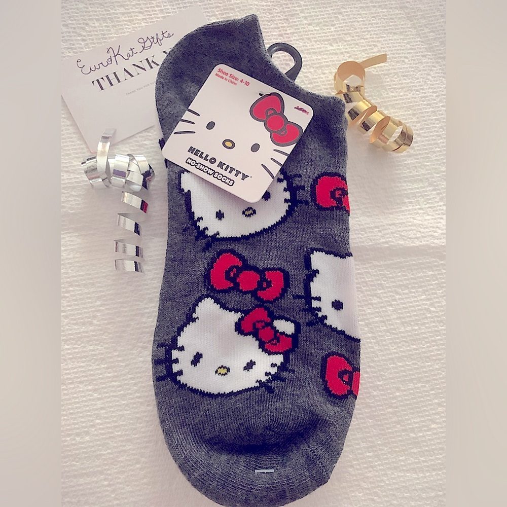 Hello Kitty White Black Red Biw No Shows Ankle Socks Shoe Size 4-10 NEW …